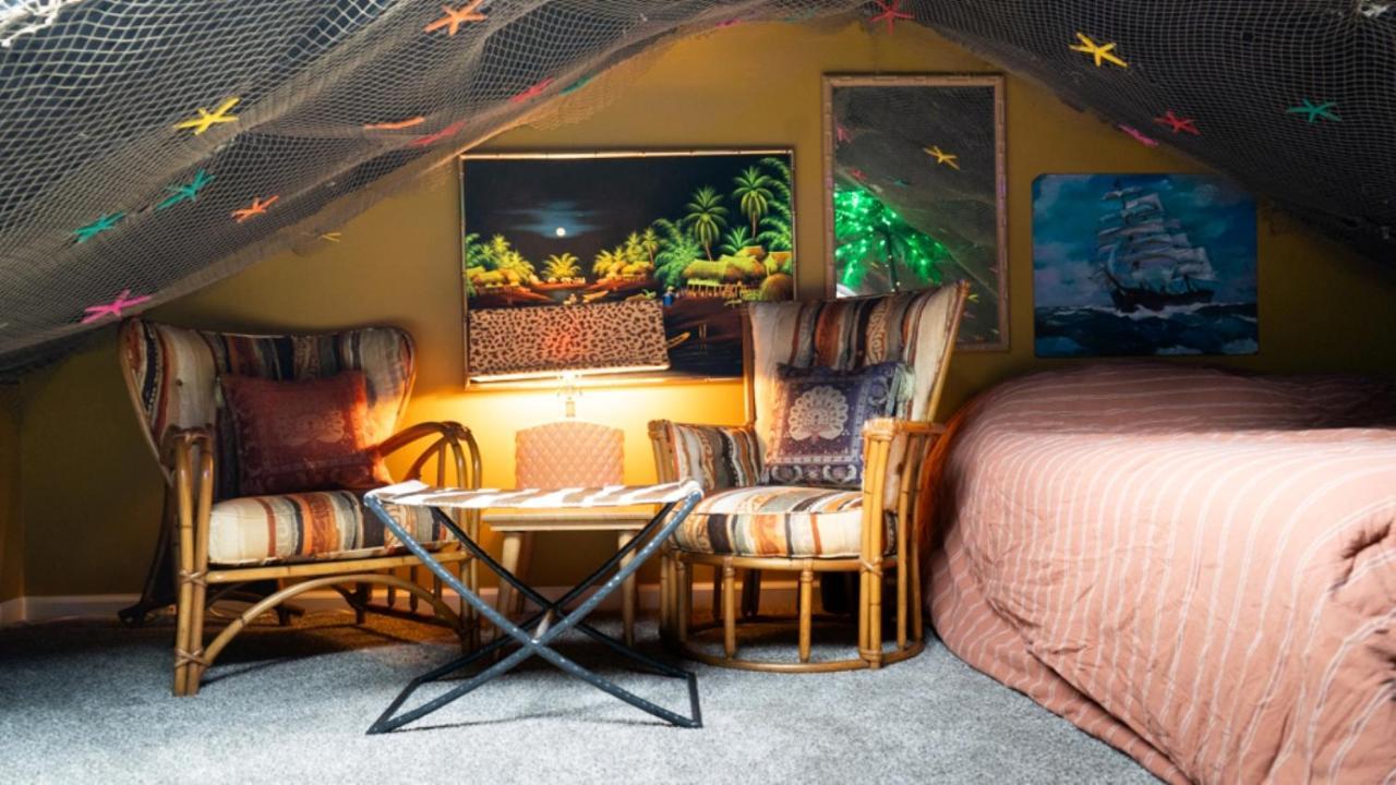 Tropical Tiki Hut Villa Louisville Exterior photo